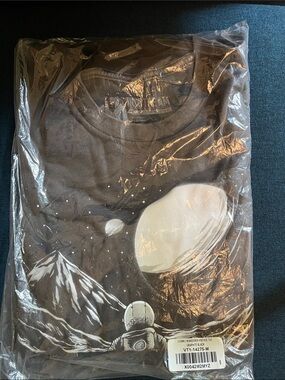 Men's Black Astronaut Graphic Short Sleeve Tee